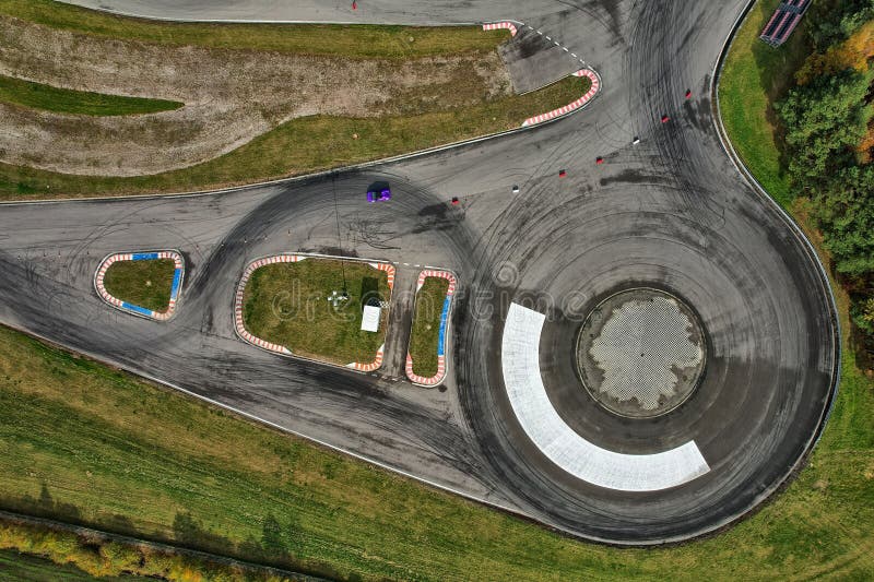 Pista De Corridas De Carros De Luxo, Tal Como Vista De Cima a