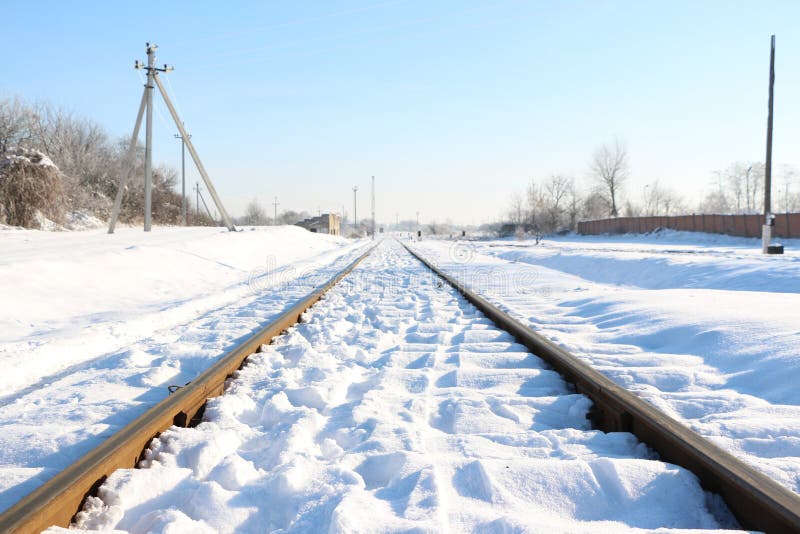 Pista ferroviaria en la nieve foto de archivo Pista ferroviaria en la nieve foto de archivo