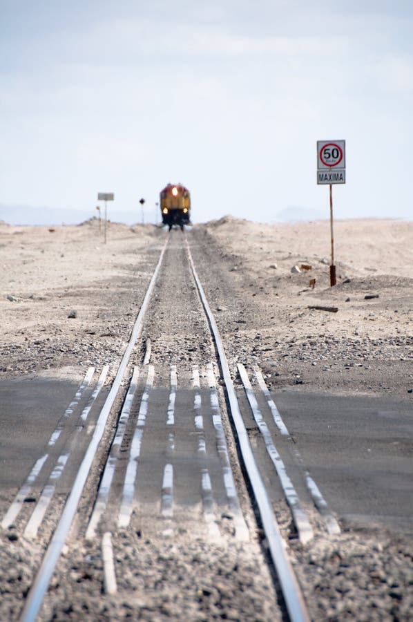 Piste del treno nel deserto fotografie stock Piste del treno nel deserto fotografie stock