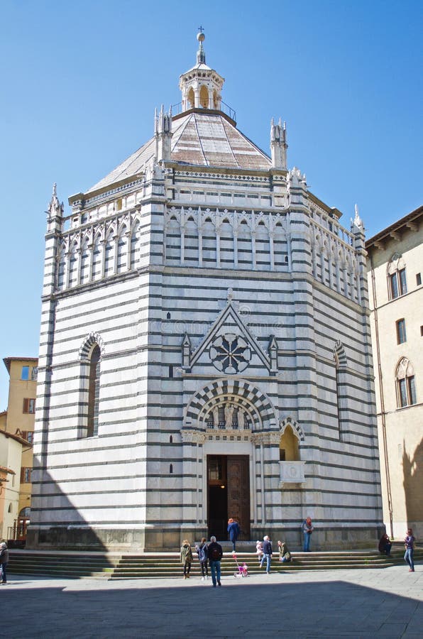 Pistoia-Marktplatz Duomo Baptistery battistero stockfotos Pistoia-Marktplatz Duomo Baptistery battistero stockfotos