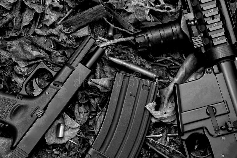 Pistolety, bronie i militarny wyposażenie dla wojska, karabinu szturmowego pistolet