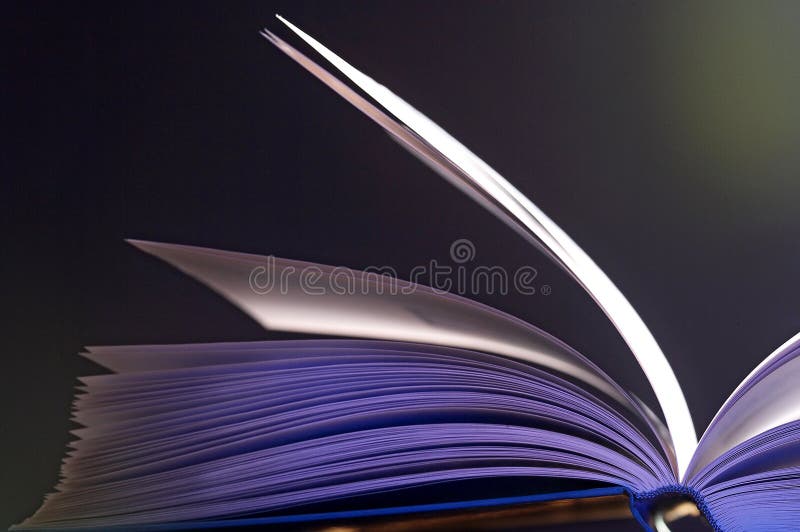 Aufgeschlagen, blau beleuchtet Buch, Ideenbuch.