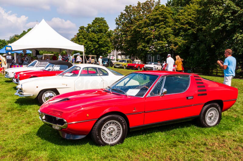 Pittsburgh, Pennsylvania, USA 7/21/2019 die Pittsburgh-Weinlese Gran Prix, einige Alfa Romeo-Autos richtete aus stockbild Pittsburgh, Pennsylvania, USA 7/21/2019 die Pittsburgh-Weinlese Gran Prix, einige Alfa Romeo-Autos richtete aus stockbild