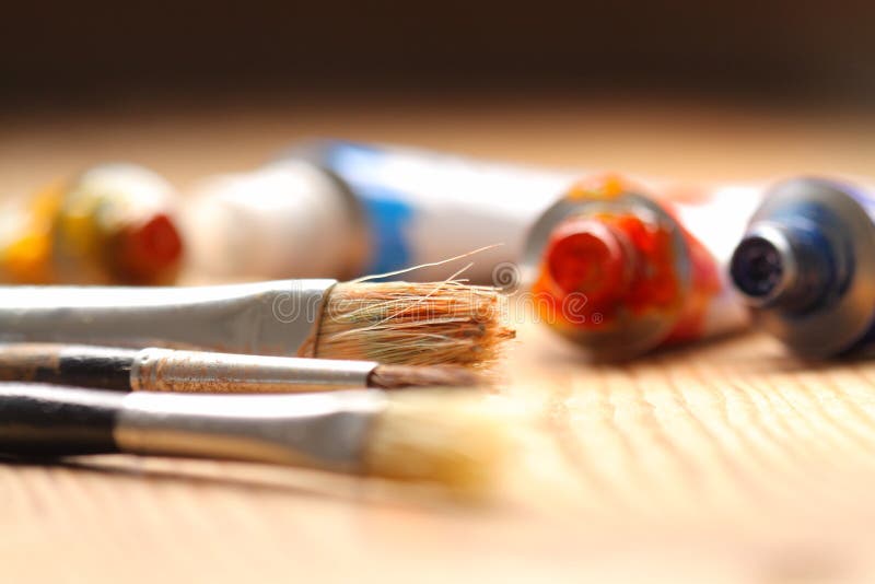 Pittura ad olio e spazzole C immagini stock Pittura ad olio e spazzole C immagini stock