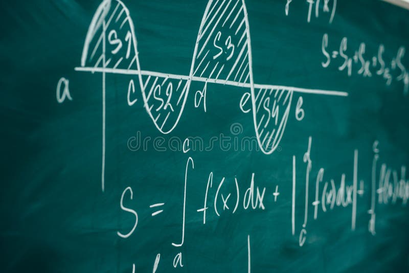 Pizarra del diferencial de la lección de las matemáticas y del cálculo integral