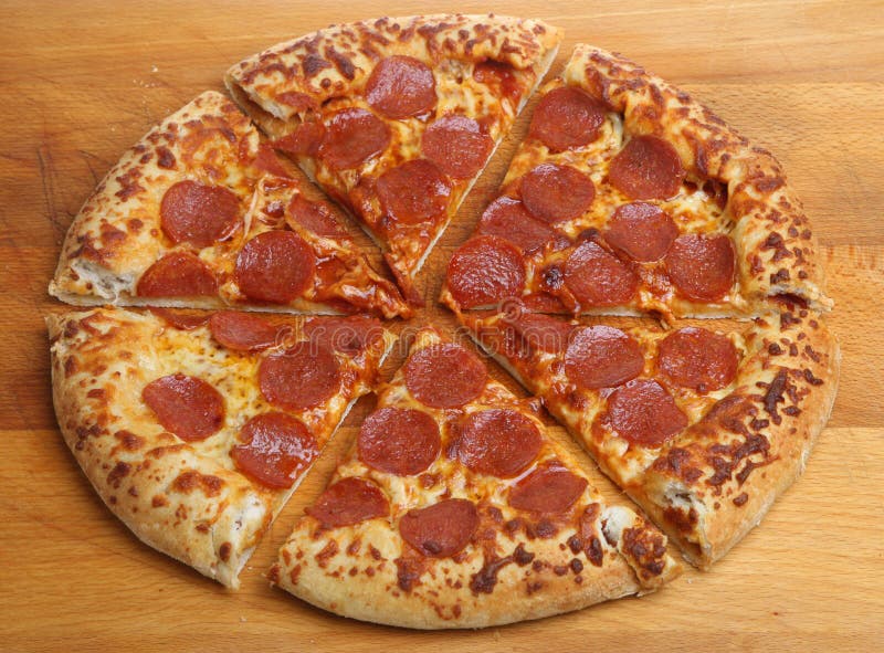 Pizza de Pepperoni com crosta enchida