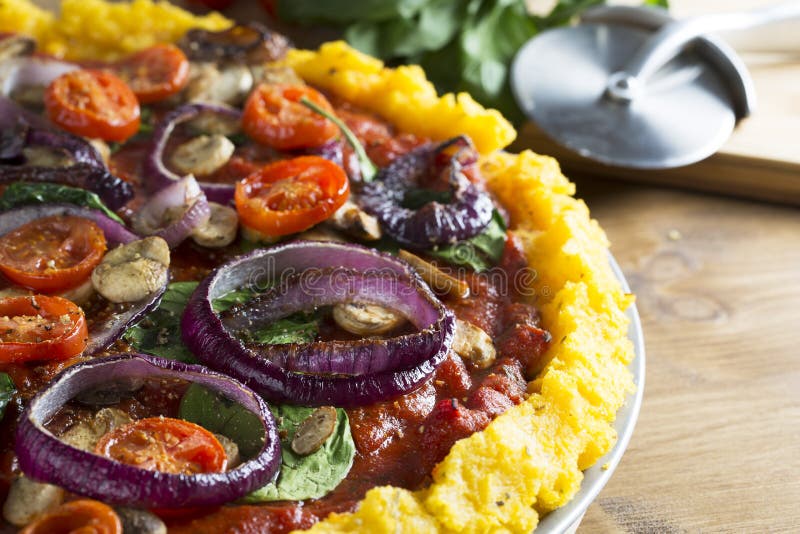 Pizza do Polenta imagens de stock royalty free Pizza do Polenta imagens de stock royalty free