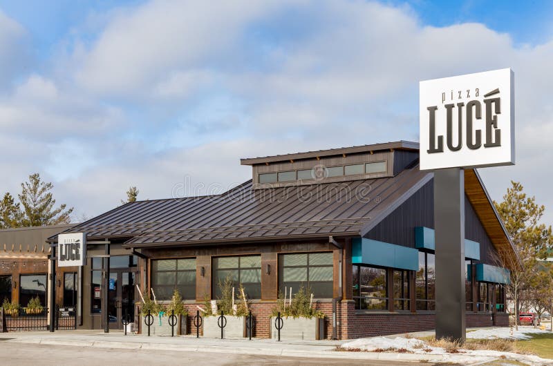 Pizza Luce Restaurant Exterior Et Signe Image stock éditorial Image