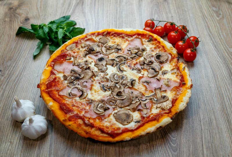 Pizza Prosciutto E Funghi Angle - Image of breakfast, funghi: