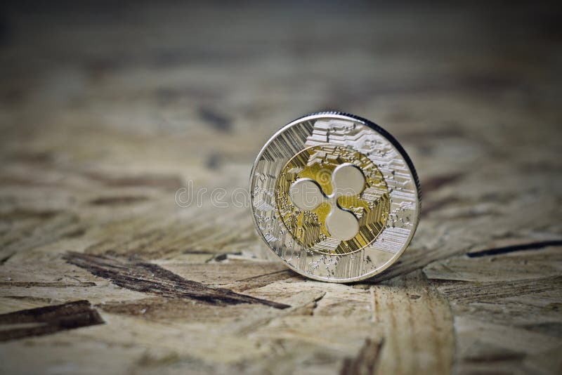 Pièce de monnaie argentée d'ondulation images libres de droits Pièce de monnaie argentée d'ondulation images libres de droits