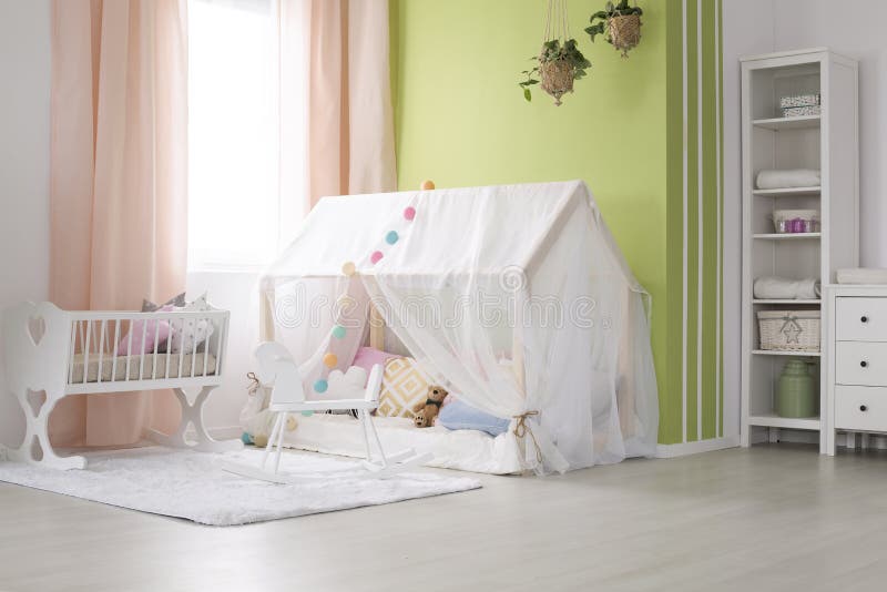Pièce décorée de bébé image libre de droits Pièce décorée de bébé image libre de droits