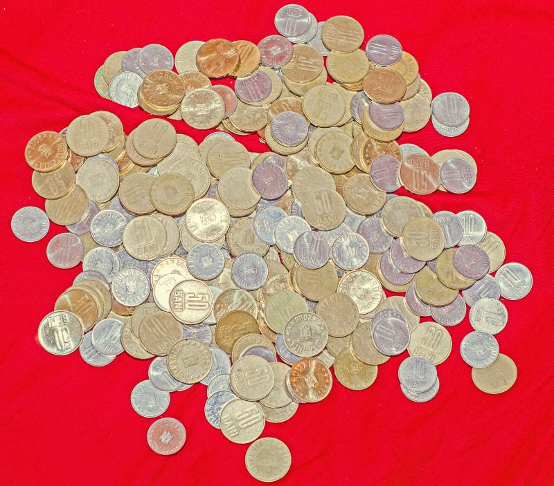 Pièces de monnaie roumaines, 50 bani, 10 bani, groupe, argent de cuivre, métal, d'or, fin, texture, fond photos stock Pièces de monnaie roumaines, 50 bani, 10 bani, groupe, argent de cuivre, métal, d'or, fin, texture, fond photos stock