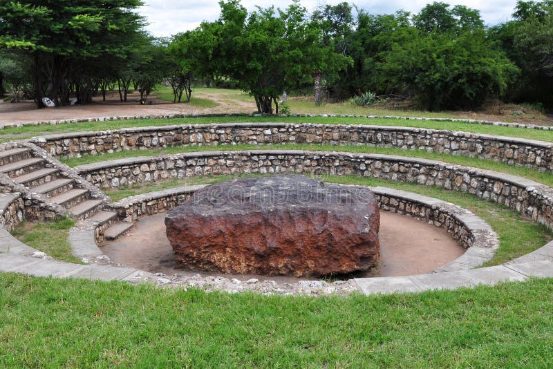 Più grande meteorite del mondo immagini stock libere da diritti Più grande meteorite del mondo immagini stock libere da diritti