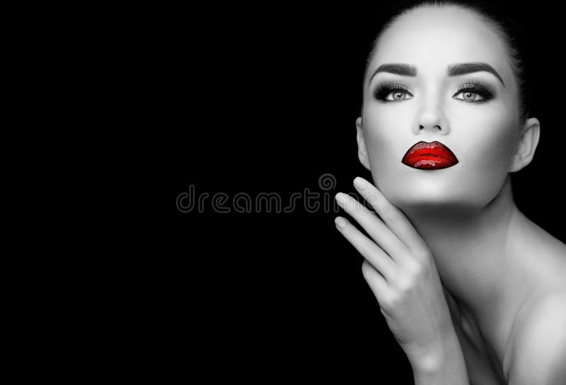Piękna glamour Moda brunetki modelka dziewczyna czarno-biały portret Wspaniała, seksowna kobieta z idealnym modnym makijażem obraz royalty free Piękna glamour Moda brunetki modelka dziewczyna czarno-biały portret Wspaniała, seksowna kobieta z idealnym modnym makijażem obraz royalty free