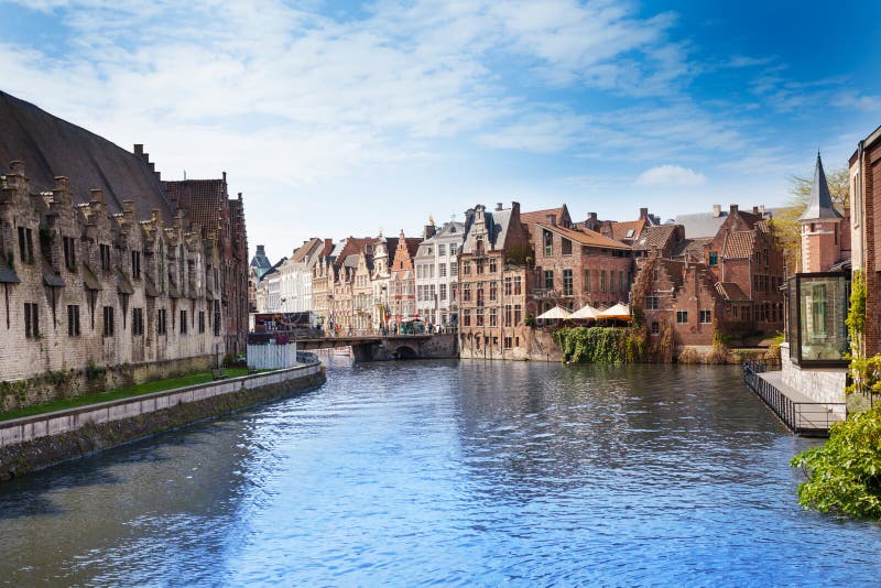 Piękna Leie rzeka w Ghent śródmieściu, Belgia