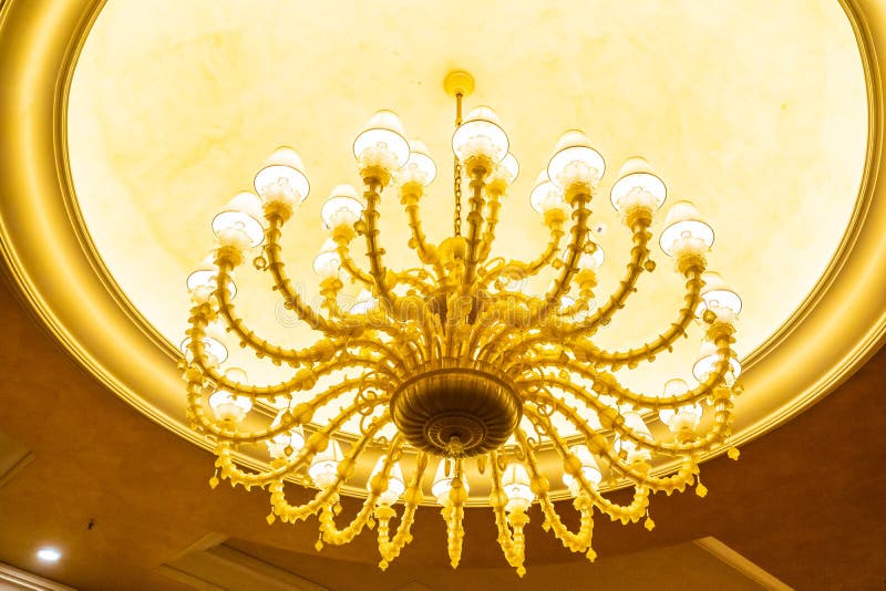 Piękna luksusowa elektryczna podsufitowego światła lampy dekoracja