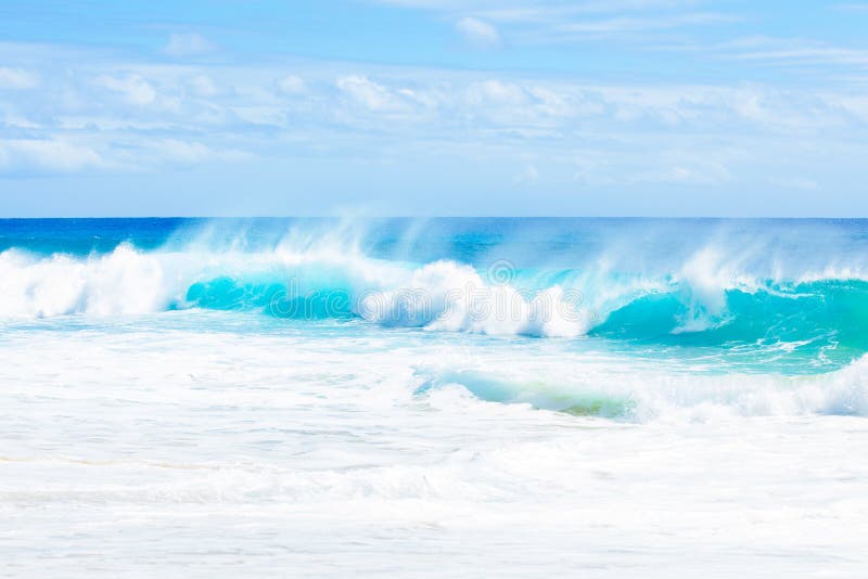 Piękny błękitny aqua zieleni ocean nawadnia wzdłuż hawajczyka wybrzeża obrazy stock Piękny błękitny aqua zieleni ocean nawadnia wzdłuż hawajczyka wybrzeża obrazy stock