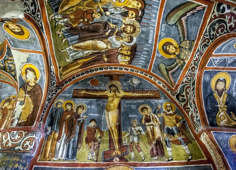 Piękny fresk pokazuje krzyżowanie Chrystus przy na wolnym powietrzu muzeum przy Goreme w Cappadocia w Turcja zdjęcie stock Piękny fresk pokazuje krzyżowanie Chrystus przy na wolnym powietrzu muzeum przy Goreme w Cappadocia w Turcja zdjęcie stock
