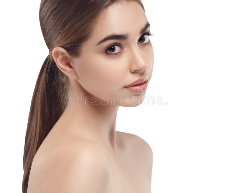 Piękny kobiety twarzy zakończenie w górę portret młodej pracownianej brunetki obraz royalty free Piękny kobiety twarzy zakończenie w górę portret młodej pracownianej brunetki obraz royalty free