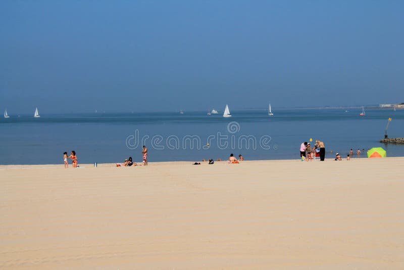 Plaza W La Rochelle Francja Fotografia Editorial Obraz Zlozonej Z Francja Oceany 77320842