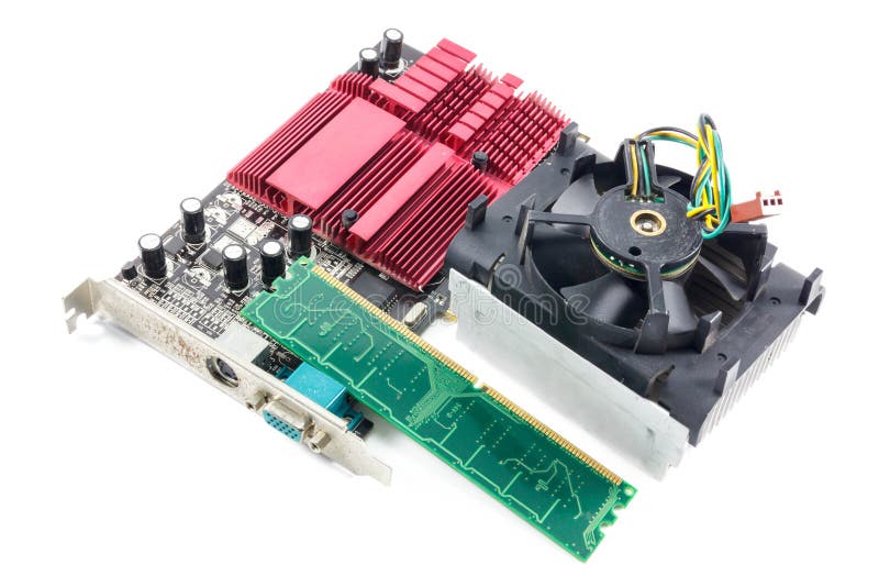 Placa de mãe do foco seletivo, fã mais fresco, cartão da ram no backgr branco fotografia de stock Placa de mãe do foco seletivo, fã mais fresco, cartão da ram no backgr branco fotografia de stock