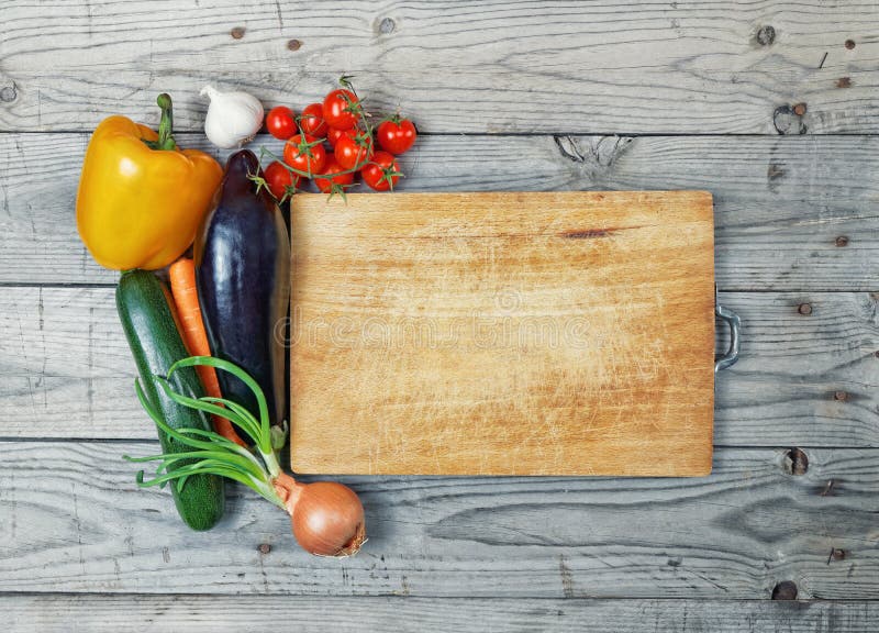 Tábua de ingredientes para cozinhar imagens de stock