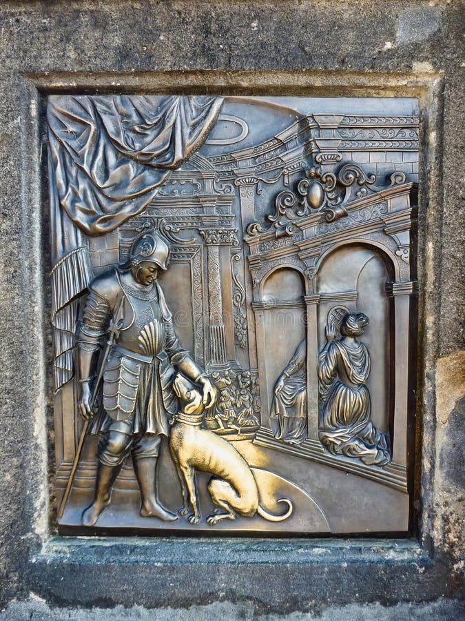 Placca d'ottone su Charles Bridge, Praga, repubblica Ceca immagini stock Placca d'ottone su Charles Bridge, Praga, repubblica Ceca immagini stock