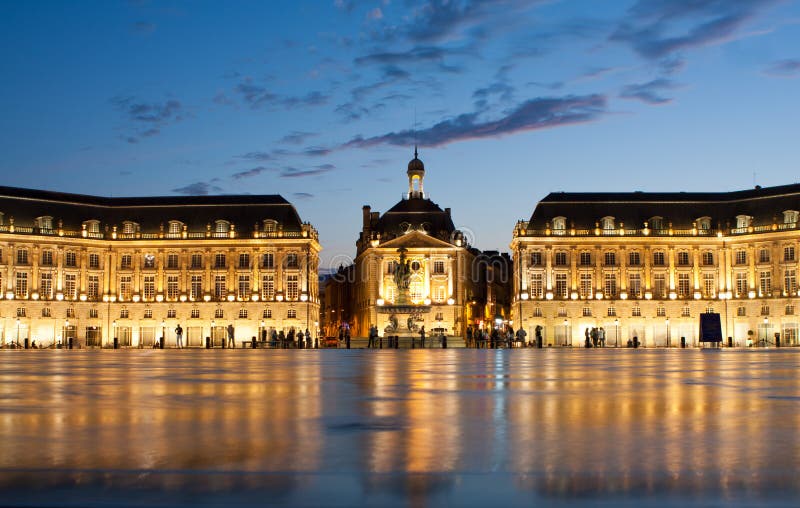 Place de la Bourse en Burdeos fotos de archivo libres de regalías