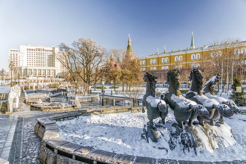 Place de Manezh à Moscou Jour ensoleillé d'hiver