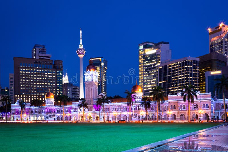 Place de Merdeka la nuit, Kuala Lumpur, Malaisie photographie stock libre de droits Place de Merdeka la nuit, Kuala Lumpur, Malaisie photographie stock libre de droits