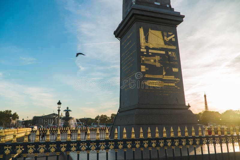 Place de Λα Concorde κάτω από το ηλιοβασίλεμα του Παρισιού στοκ φωτογραφία με δικαίωμα ελεύθερης χρήσης Place de Λα Concorde κάτω από το ηλιοβασίλεμα του Παρισιού στοκ φωτογραφία με δικαίωμα ελεύθερης χρήσης