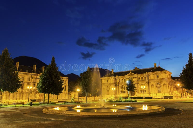 Placez De Verdun à Grenoble, France photo stock Placez De Verdun à Grenoble, France photo stock