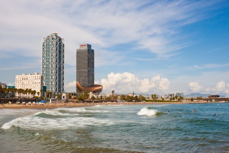 Barcelone, Espagne L'horizon De Barcelone Avec La Mer, La ...