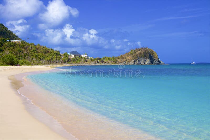 Plage de la crique du contrebandier dans Tortola, la Caraïbe photos stock Plage de la crique du contrebandier dans Tortola, la Caraïbe photos stock