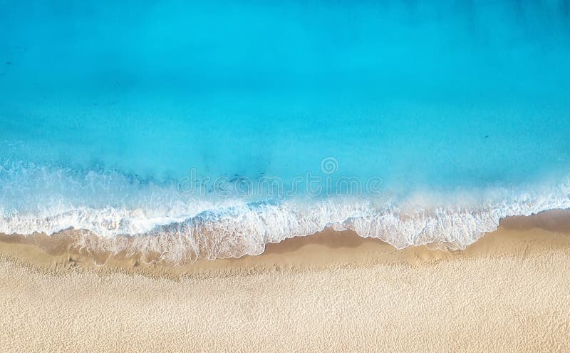 Plage et vagues de vue supérieure Fond de l'eau de turquoise de vue supérieure Paysage marin d'été d'air