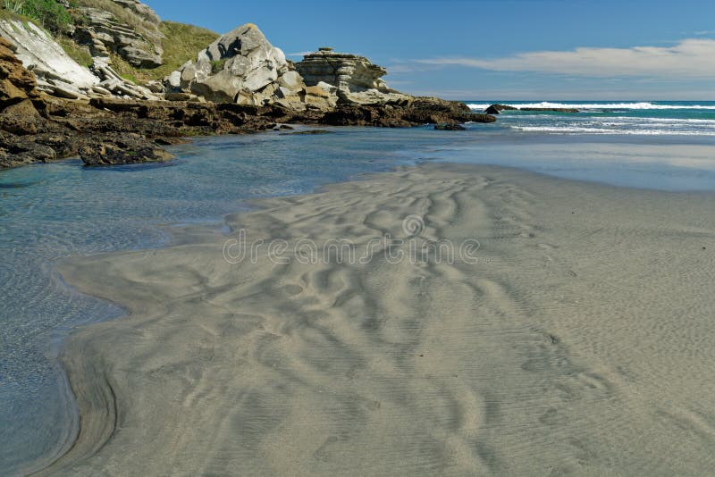 Plage ? distance de c?te ouest sur l'?le du sud du Nouvelle-Z?lande image stock Plage ? distance de c?te ouest sur l'?le du sud du Nouvelle-Z?lande image stock