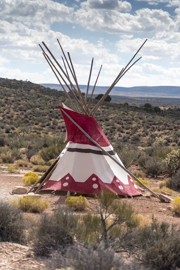Lyrisch Migratie Hoeveelheid van Plains Indian Tipi at Eagle Point Native American Tribal Structures Grand  Canyon Stock Photo - Image of dwellings, featuring: 136159626