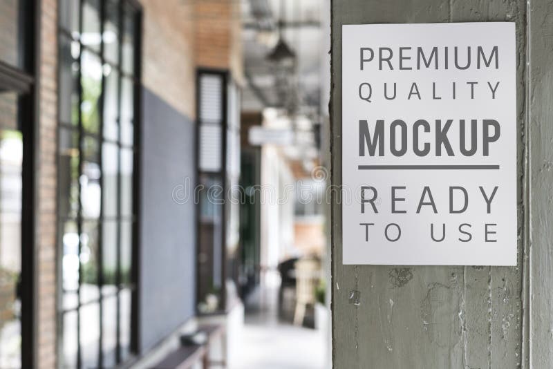 Plakatowy mockup na ścianie zdjęcia stock Plakatowy mockup na ścianie zdjęcia stock