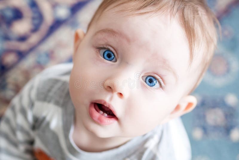 Grands Yeux Bleus D Un Garcon Heureux Image Stock Image Du Amusement Nourrisson Grands Yeux Bleus D Un Garcon Heureux Image Stock Image Du Amusement Nourrisson