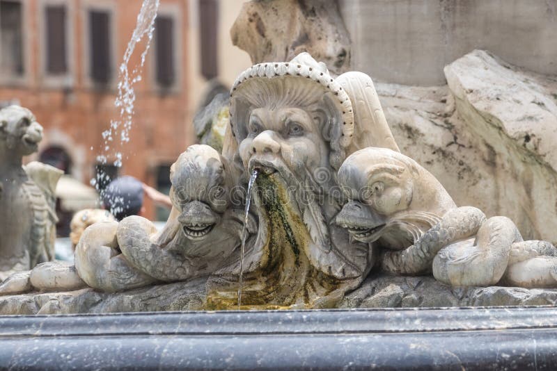 Plan rapproché de Fontana Del Pantheon à Rome, Italie image stock Plan rapproché de Fontana Del Pantheon à Rome, Italie image stock