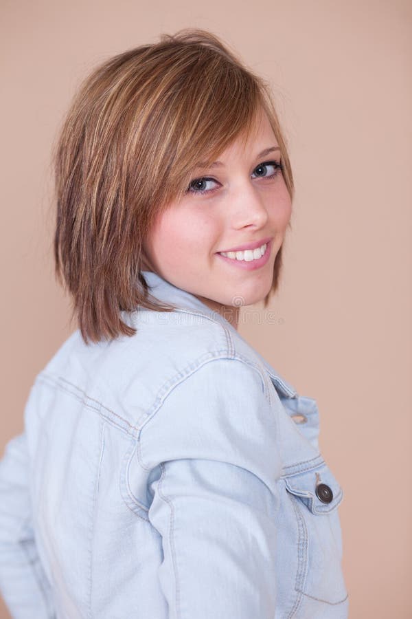 Plan rapproché de portrait d'adolescent images stock