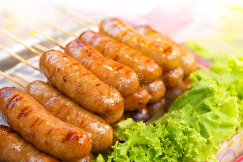 Plan rapproché de saucisse thaïlandaise d'Isaan photographie stock libre de droits Plan rapproché de saucisse thaïlandaise d'Isaan photographie stock libre de droits