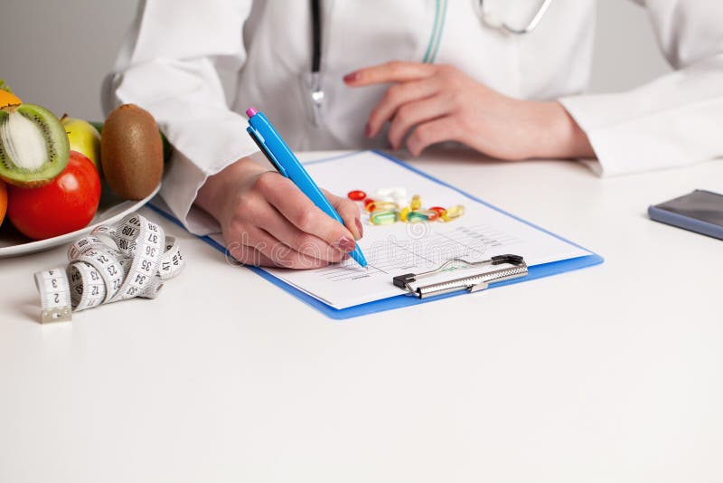 Plan voor het handmatig schrijven van vrouwen sluiten royalty-vrije stock foto's