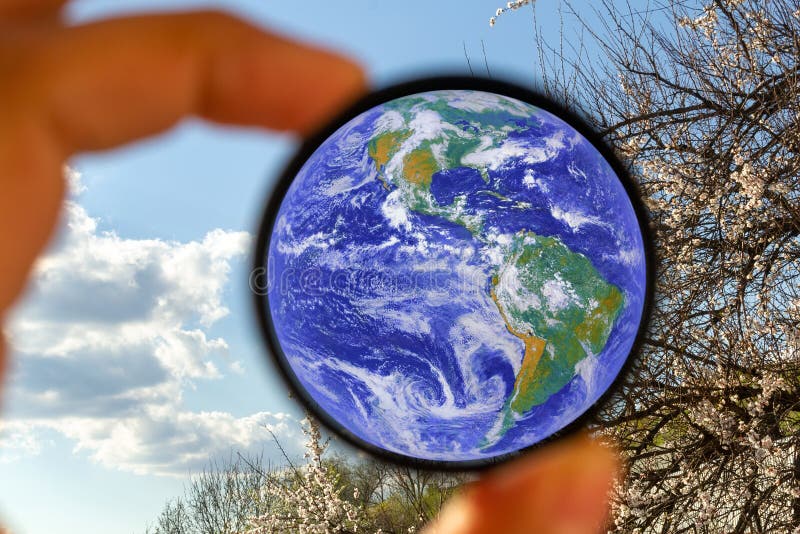 Planeet Aarde in De Hand , Redt Aarde. Milieu Concept Ecosysteem En Gezond Milieu. Elementen