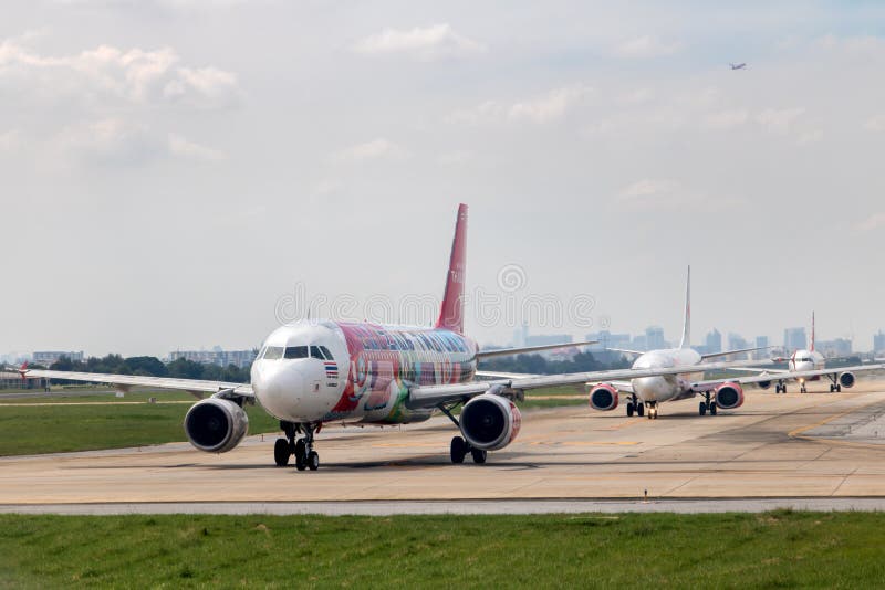 Planes queued for departure from the airport royalty free stock images Planes queued for departure from the airport royalty free stock images