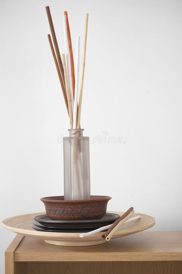Plank met decoratieve elementen royalty-vrije stock afbeeldingen Plank met decoratieve elementen royalty-vrije stock afbeeldingen