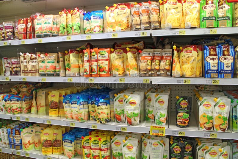 Majestueus ik heb dorst Psychologisch Planken Van Supermarkt Met Breed Assortiment Van Ketchupsausen En Mayonaise  Redactionele Foto - Image of sausen, kruidenierswinkel: 134629071