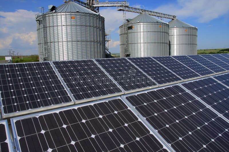 Planta de energía solar en zona rural