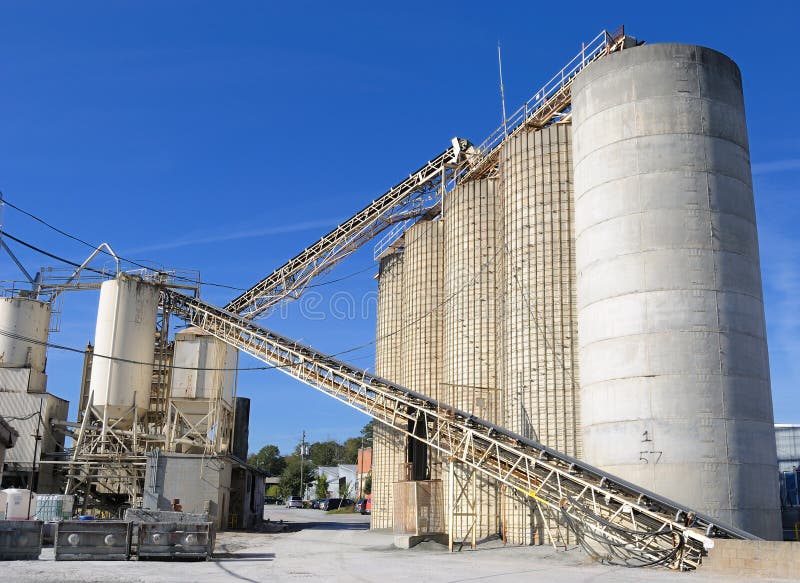 Fábrica de Cimento fotografia de stock