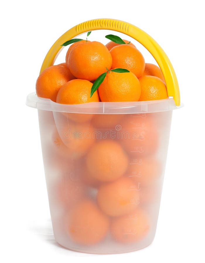 Plast- hink med orange frukter arkivbilder